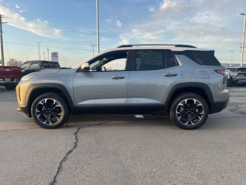 New 2026 Chevrolet Equinox LT w/ Convenience Package II FWD image 3