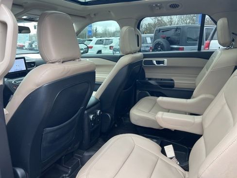 Used 2020 Ford Explorer XLT w/ Equipment Group 202A image 20
