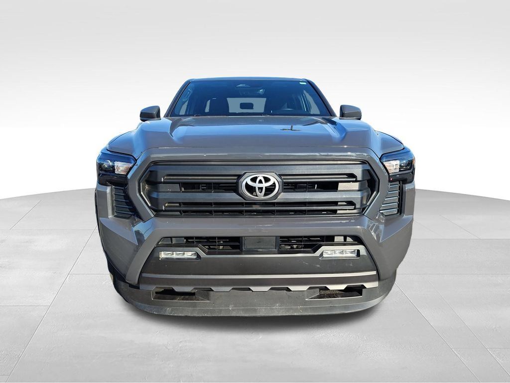 Used 2025 Toyota Tacoma SR5 AWD/4WD image 8