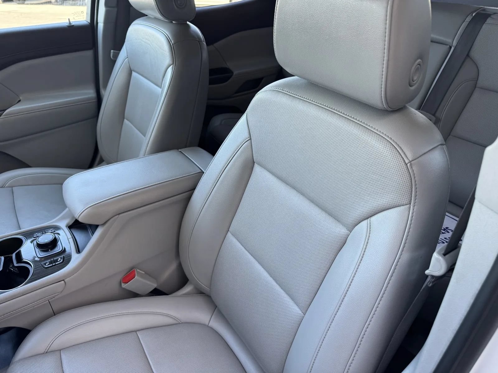 Used 2023 GMC Acadia SLT AWD/4WD image 20