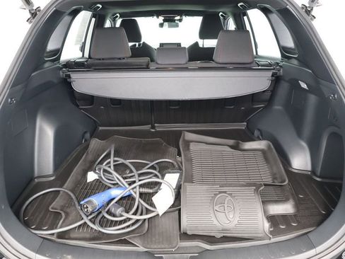 Used 2021 Toyota RAV4 SE image 20