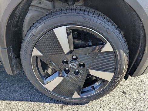 Used 2025 Nissan Kicks SR w/ Illumination Package image 12