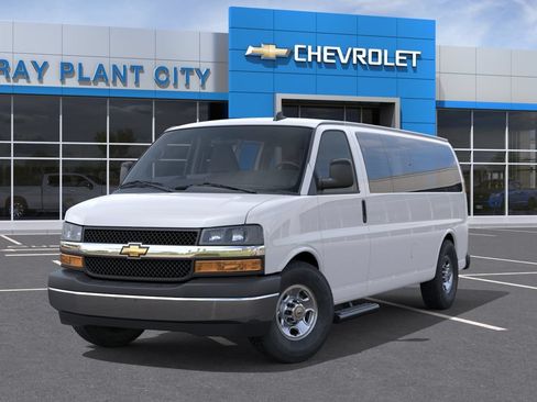 New 2026 Chevrolet Express 3500 LS w/ Chrome Appearance Package RWD image 6
