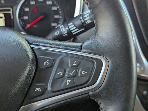 Used 2018 Chevrolet Equinox Premier image 27