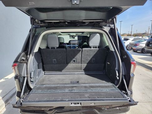Used 2025 Lincoln Navigator Reserve AWD/4WD image 17