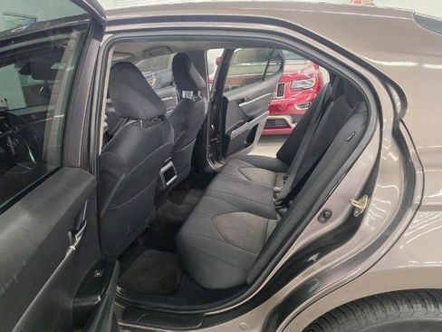 Used 2020 Toyota Camry LE FWD image 9