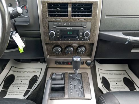 Used 2011 Jeep Liberty Limited w/ Chrome Accents Group AWD/4WD image 48