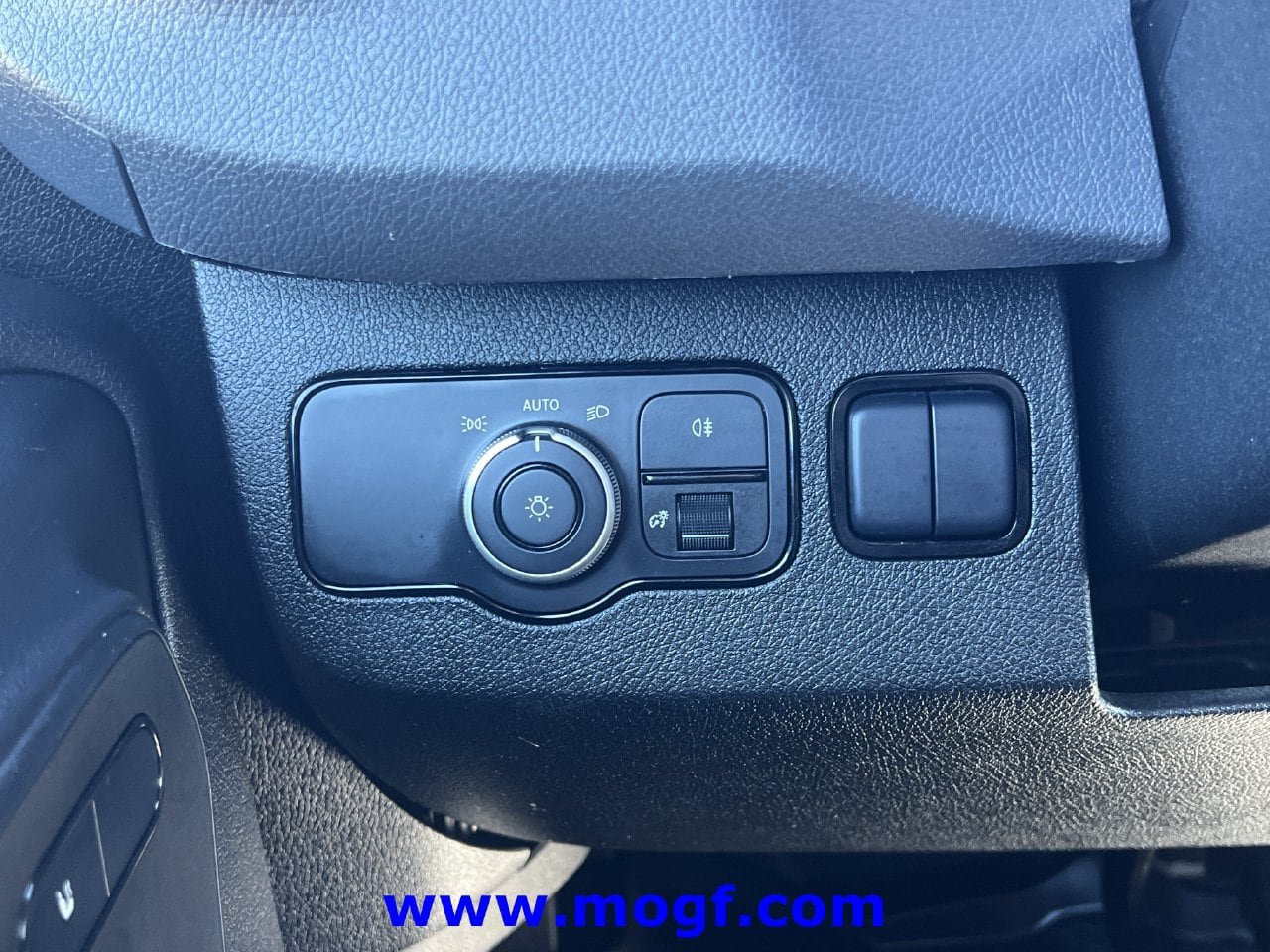 Used 2025 Mercedes-Benz Sprinter 2500 image 14