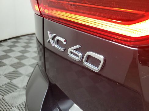 Used 2023 Volvo XC60 B5 Plus w/ Climate Package AWD/4WD image 10