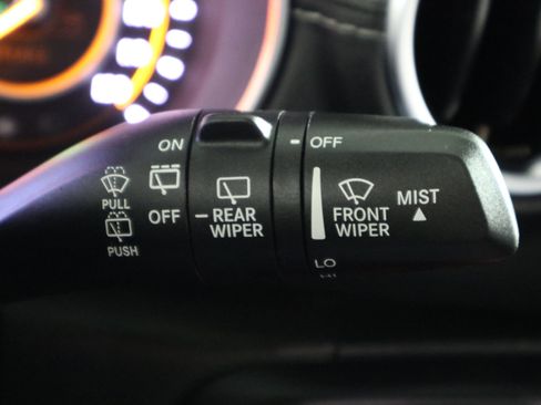 Used 2018 Jeep Wrangler Unlimited Sahara w/ Quick Order Package 24M Moab AWD/4WD image 31