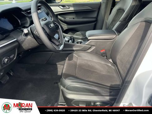 Used 2024 Jeep Grand Cherokee L Altitude AWD/4WD image 18
