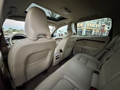 Used 2013 Volvo XC70 3.2 image 22