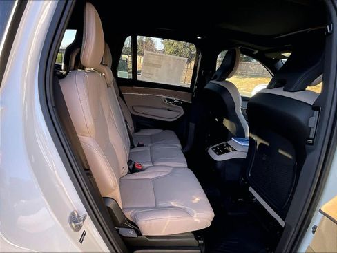 New 2026 Volvo XC90 B6 Ultra w/ Protection Package image 27
