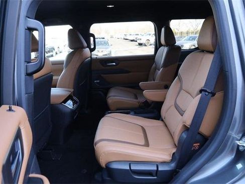 Used 2025 Nissan Armada SL w/ Captain's Chari Seat Package image 11