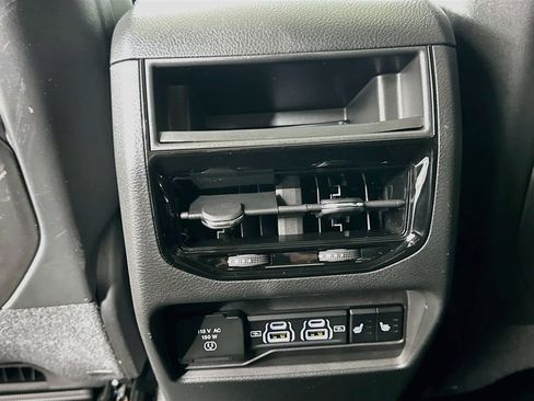 Used 2024 Jeep Grand Cherokee Limited w/ Luxury Tech Group II AWD/4WD image 25