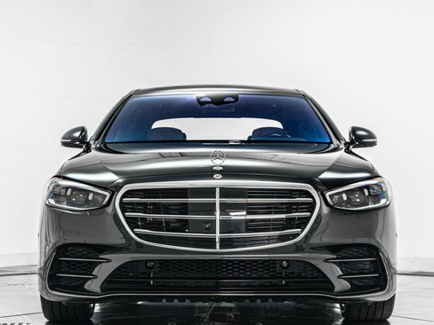 Used 2024 Mercedes-Benz S 580 4MATIC Sedan image 4