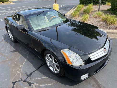 Used 2005 Cadillac XLR RWD image 33