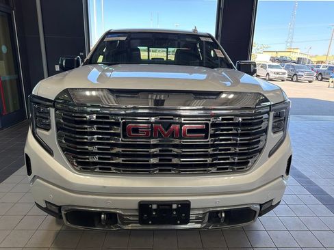 Used 2024 GMC Sierra 1500 Denali w/ Technology Package RWD image 2