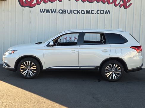 Used 2020 Mitsubishi Outlander SE image 4