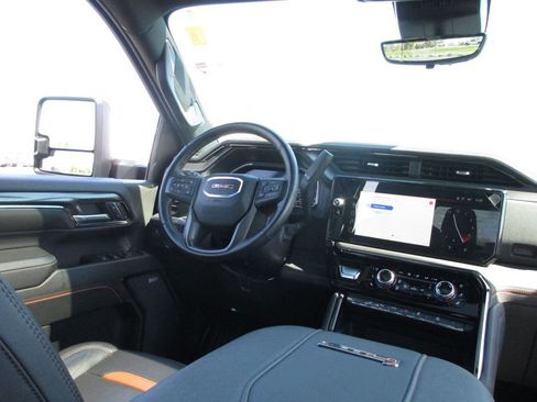 Used 2024 GMC Sierra 2500 AT4 w/ AT4 Premium Plus Package image 29