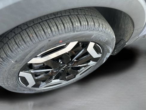 Used 2023 Kia Telluride EX w/ EX Captain's Chair Package FWD image 27