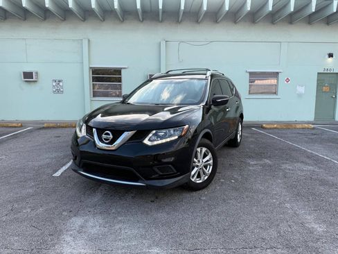 Used 2015 Nissan Rogue SV FWD image 2