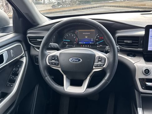 Used 2023 Ford Explorer XLT w/ Equipment Group 202A image 26