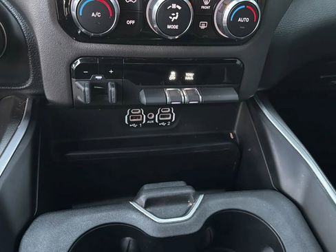 Used 2021 RAM 1500 Big Horn image 32