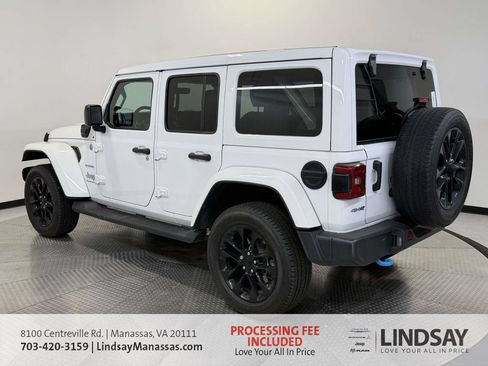 Used 2023 Jeep Wrangler Unlimited Sahara w/ Cold Weather Group AWD/4WD image 7