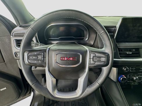 Used 2023 GMC Yukon SLT image 11