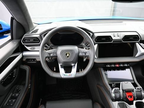 Used 2025 Lamborghini Urus S AWD/4WD image 17