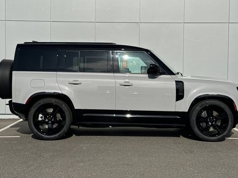 New 2026 Land Rover Defender 110 X-Dynamic SE AWD/4WD image 6