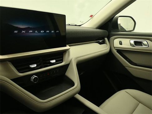 New 2026 Ford Explorer Active w/ Active Comfort Package image 13