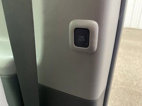 Used 2019 Toyota Sienna XLE Premium image 40