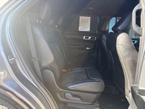 Used 2022 Ford Explorer ST w/ ST Street Pack image 17