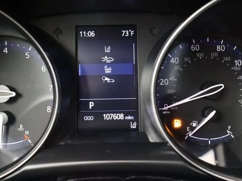 Used 2021 Toyota C-HR XLE FWD image 28