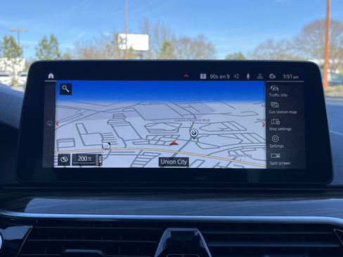 Used 2021 BMW 530i w/ Premium Package image 5