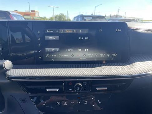 Used 2025 Nissan Kicks SR w/ SR Premium Package AWD/4WD image 22