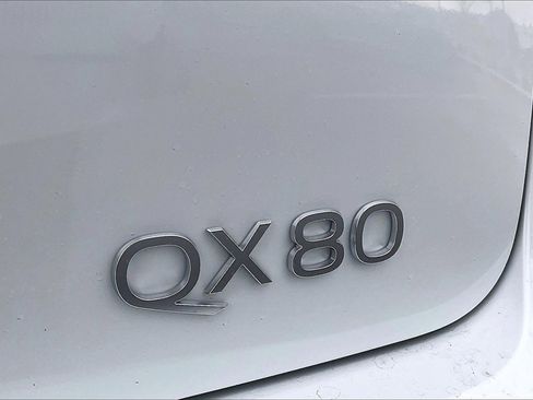 New 2026 INFINITI QX80 Luxe image 9
