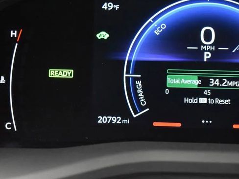 Used 2025 Toyota Camry LE image 27