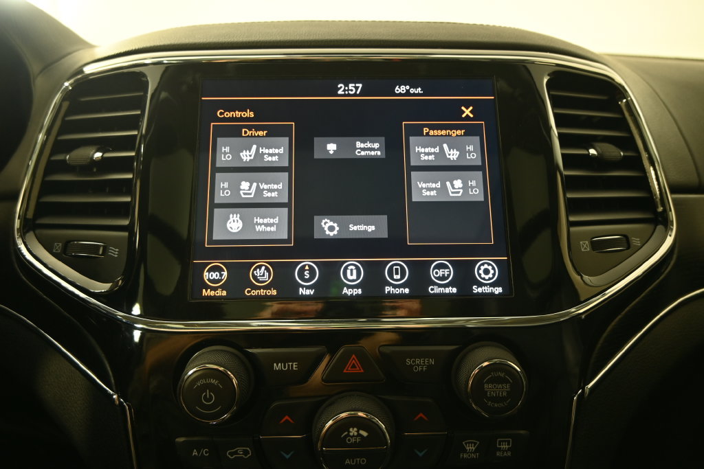 Used 2021 Jeep Grand Cherokee Summit AWD/4WD image 26