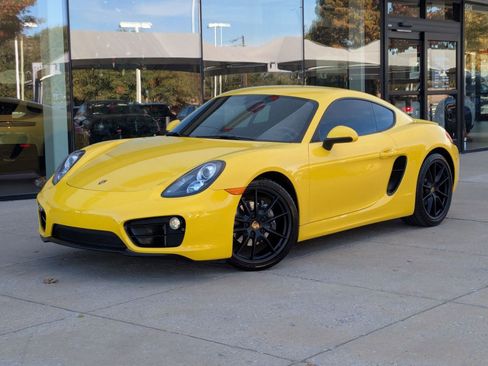 Used 2016 Porsche Cayman image 1