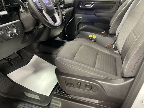 Used 2024 GMC Sierra 1500 SLE image 9