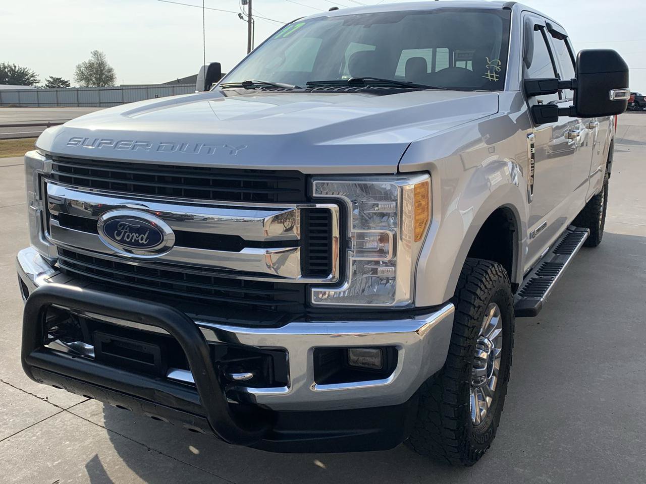 Used 2017 Ford F250 XLT w/ XLT Premium Package AWD/4WD image 3