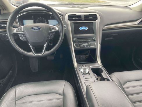 Used 2018 Ford Fusion SE w/ Fusion SE Technology Package image 7