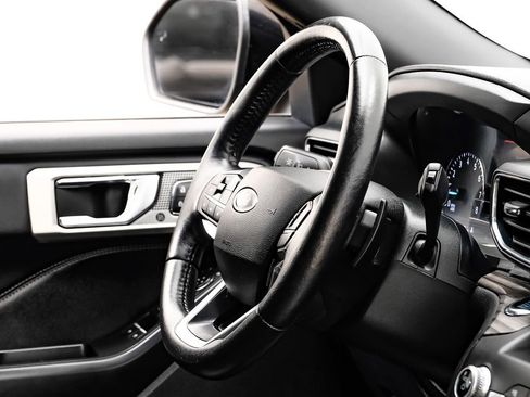 Used 2020 Ford Explorer Limited image 12