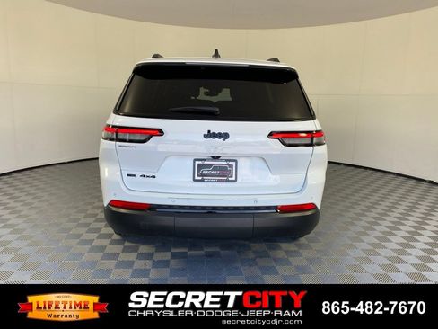 Used 2023 Jeep Grand Cherokee L Laredo AWD/4WD image 6