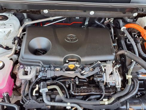 Used 2020 Toyota RAV4 LE AWD/4WD image 16