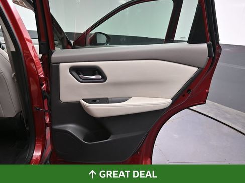 Used 2025 Nissan Rogue SV FWD image 22