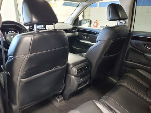Certified 2024 Honda Pilot Touring image 14